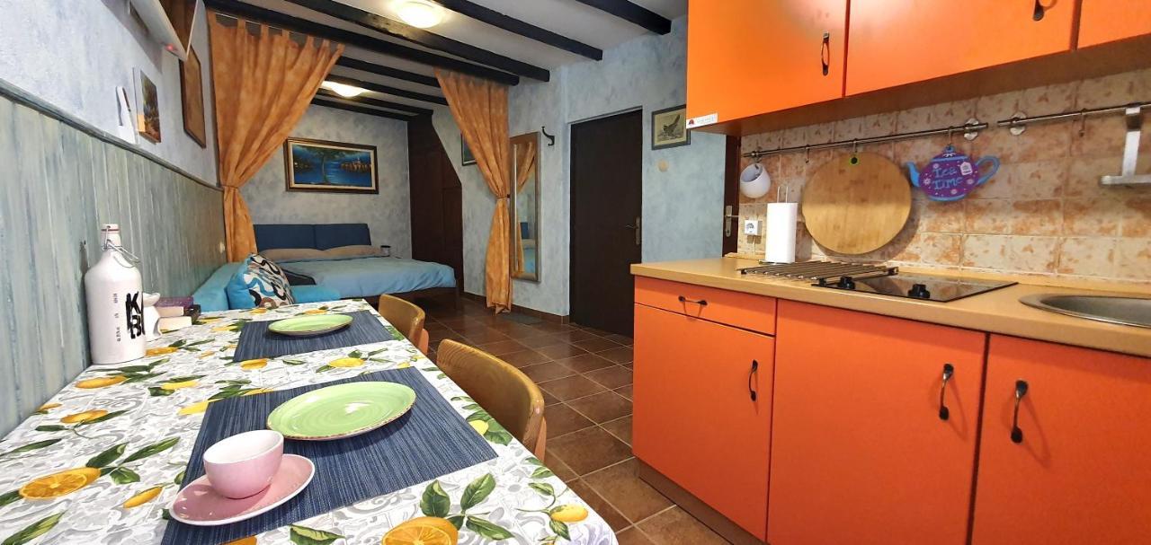 Studio Apartment Grisia Rovinj Exterior photo